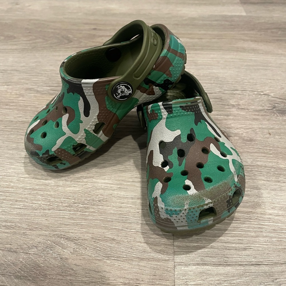 Crocs Classic Camo clogs